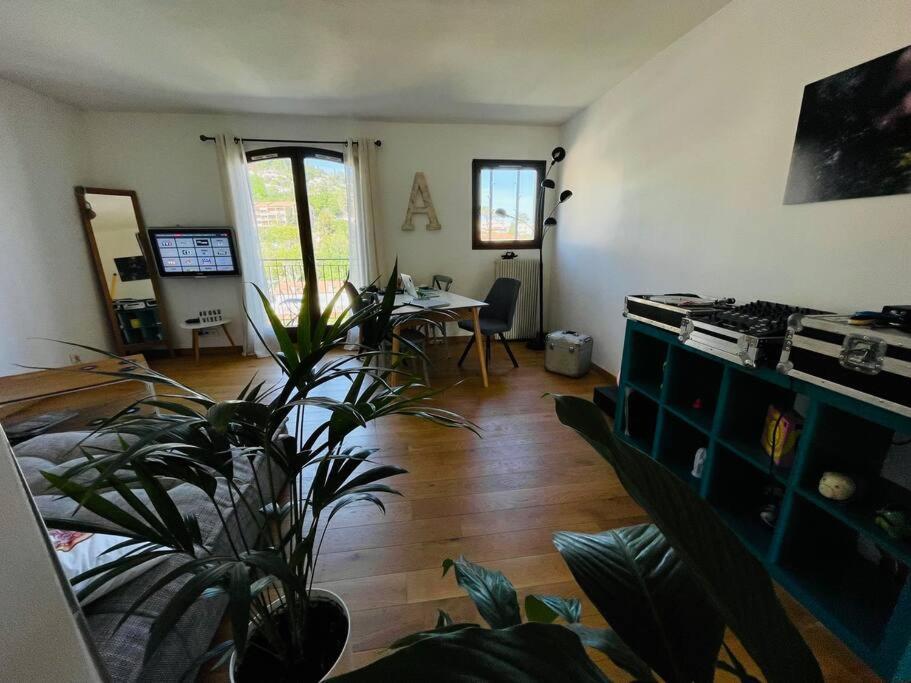 Superbe Appartement Sur Ванс Екстериор снимка