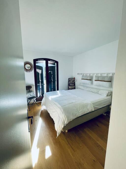 Superbe Appartement Sur Ванс Екстериор снимка